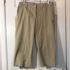 Izod Saltwater chino’s khaki capris size 8 R EUC